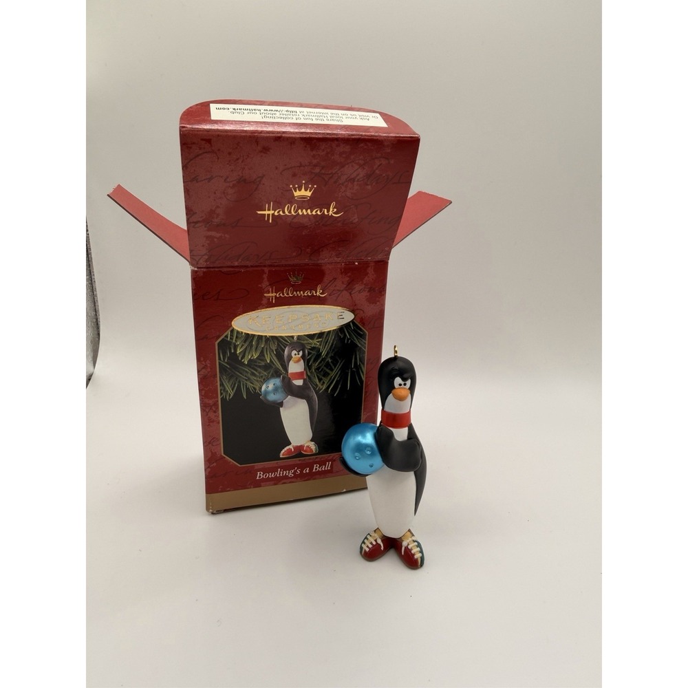 Hallmark Keepsake Ornament Bowling's A Ball 1999 Penguin Bowling - Picture 7 of 7